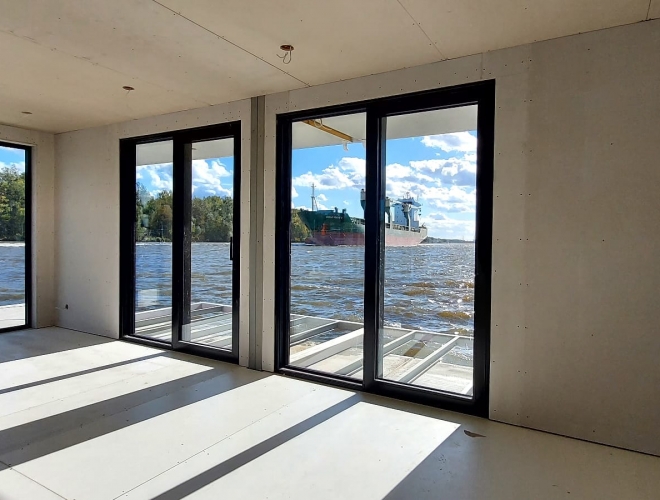 plywajace-domy-modulowe-na-platformach-betonowych13.jpg
